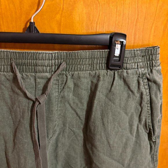 St. John’s Bay shorts Green with Drawstring and elastic waist - Picture 6 of 12